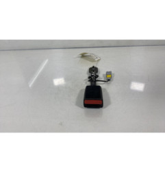 Attache ceinture avant droit PEUGEOT 208 1