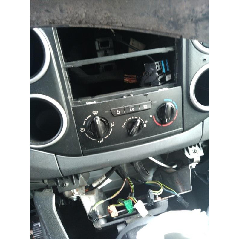 Porte laterale gauche CITROEN BERLINGO 2 Photo n°17