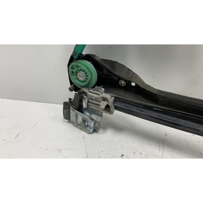 Leve vitre electrique avant droit FORD FOCUS 1 Photo n°1
