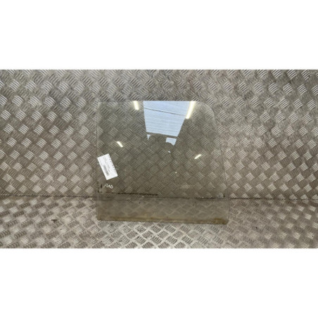 Vitre arriere droit CITROEN VISA Photo n°1