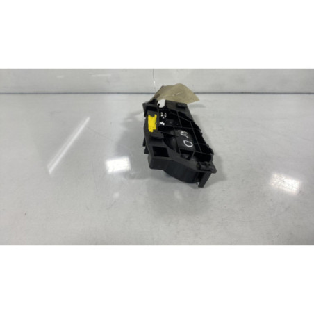 Poignee interieur avant droit PEUGEOT 3008 1