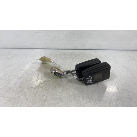 Attache ceinture arriere gauche VOLKSWAGEN GOLF 5 Photo n°1