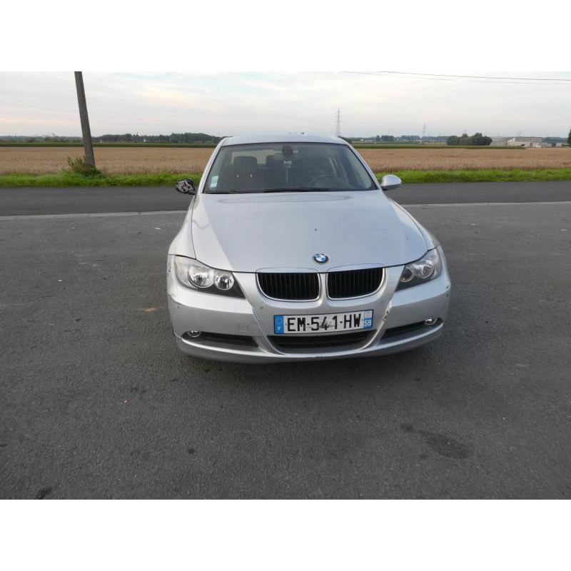 Bouton de warning BMW SERIE 3 E90 Photo n°9