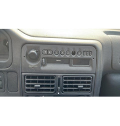 Vitre avant droit PEUGEOT 106