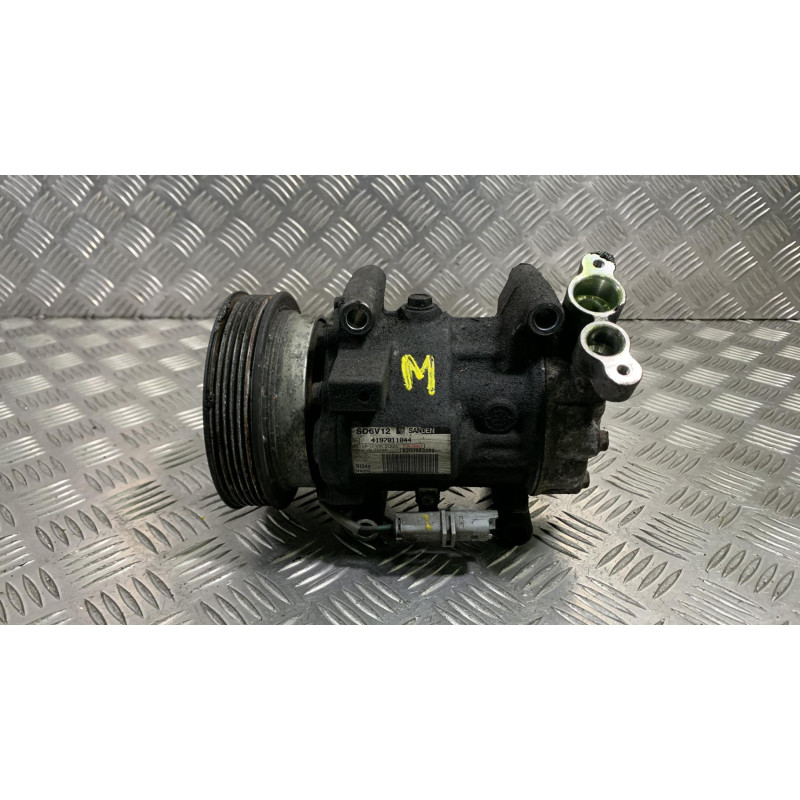 Compresseur clim NISSAN NOTE 1 Photo n°4