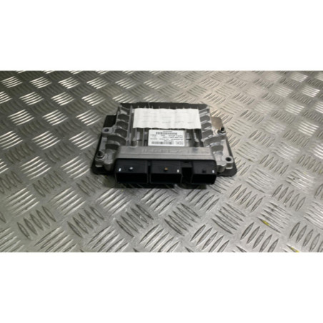 Calculateur moteur PEUGEOT 308 1