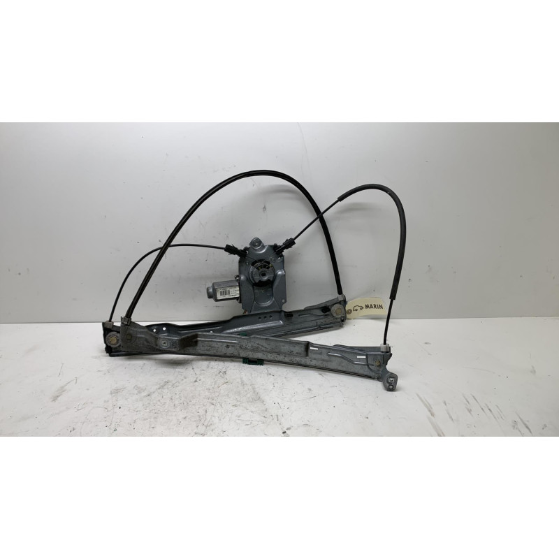 Leve vitre electrique avant droit RENAULT CLIO 3 Photo n°1