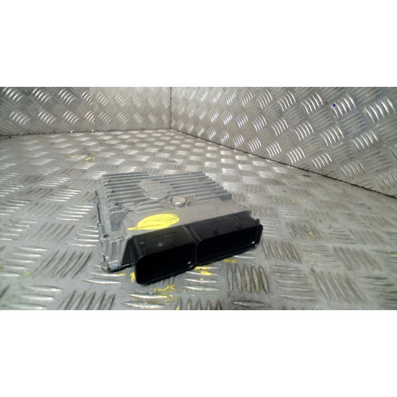 Calculateur moteur VOLKSWAGEN POLO 5 Photo n°1