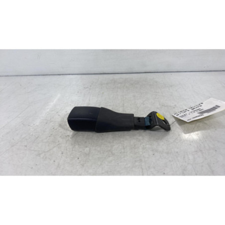 Attache ceinture arriere gauche SUZUKI SWIFT 4
