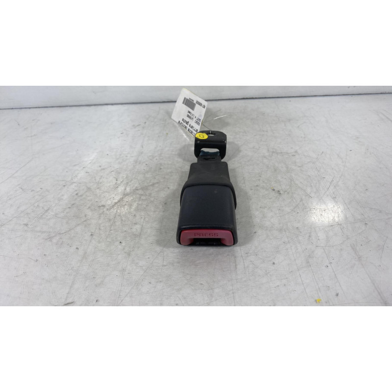 Attache ceinture arriere gauche SUZUKI SWIFT 4 Photo n°3