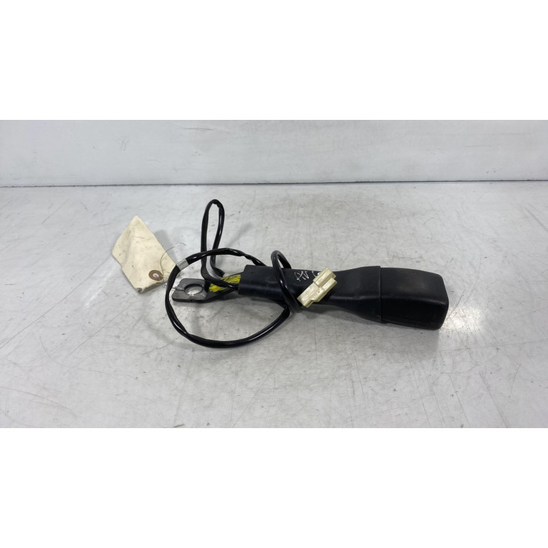Attache ceinture avant gauche SUZUKI SWIFT 4 Photo n°1