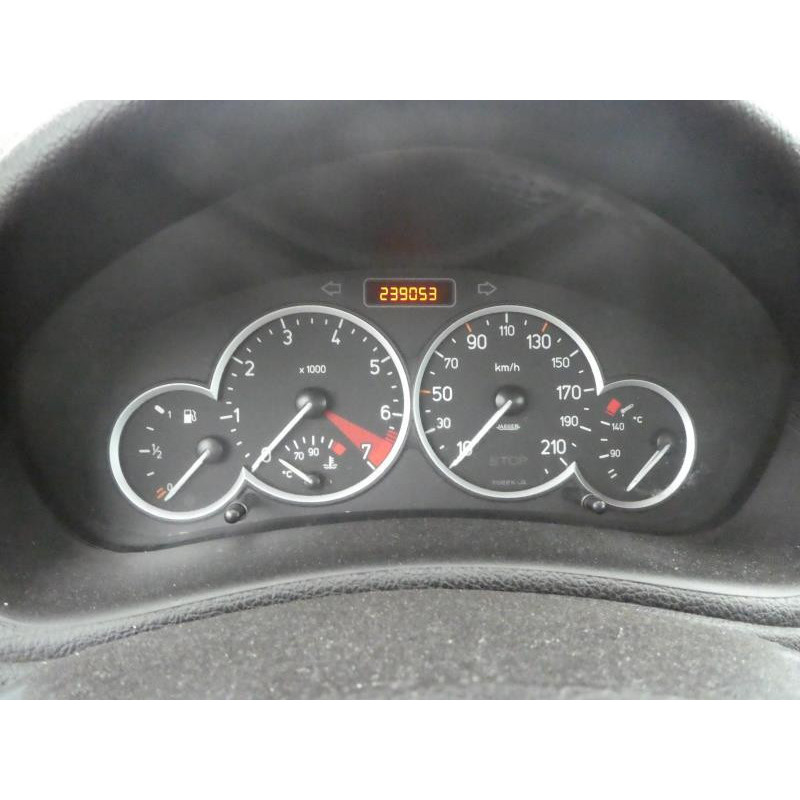 Pretensionneur de ceinture avant droit PEUGEOT 206 Photo n°8