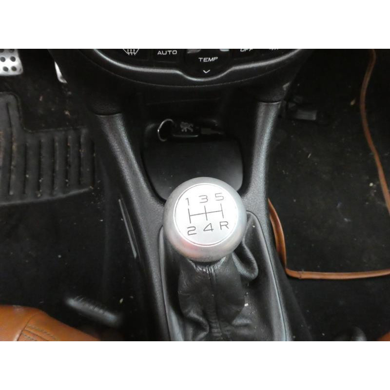 Pretensionneur de ceinture avant droit PEUGEOT 206 Photo n°11