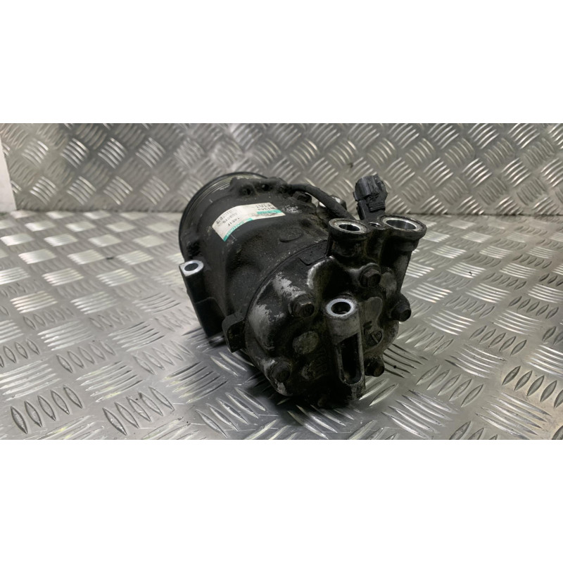 Compresseur clim FIAT GRANDE PUNTO Photo n°1