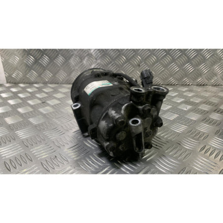 Compresseur clim FIAT GRANDE PUNTO Photo n°1