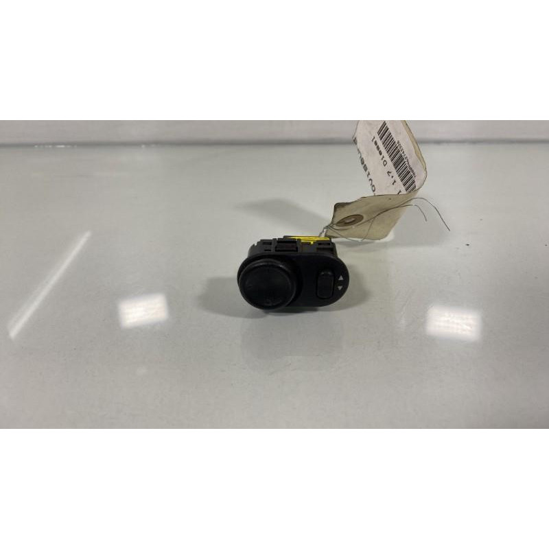 Commande retroviseurs OPEL MERIVA A Photo n°1