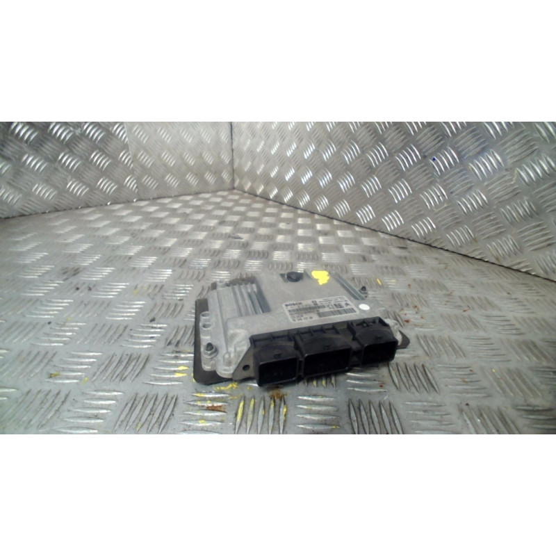 Calculateur moteur PEUGEOT 308 1 Photo n°2