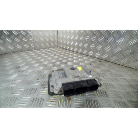 Calculateur moteur PEUGEOT 308 1
