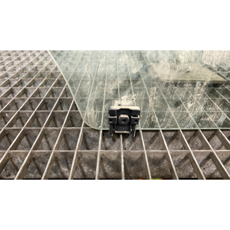 Vitre arriere droit CITROEN C3 2 Photo n°1