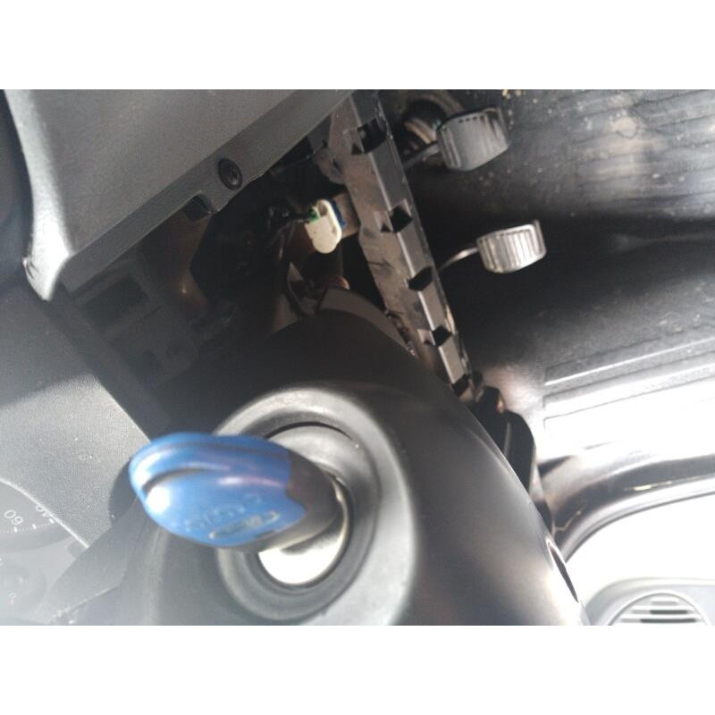 Attache ceinture avant droit FORD TRANSIT 4 Photo n°12