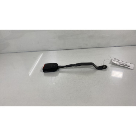 Attache ceinture avant gauche VOLKSWAGEN POLO 3