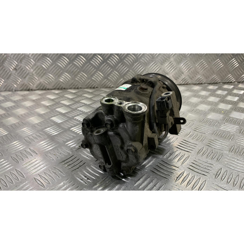 Compresseur clim FIAT GRANDE PUNTO Photo n°1