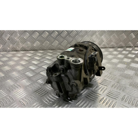Compresseur clim FIAT GRANDE PUNTO Photo n°1