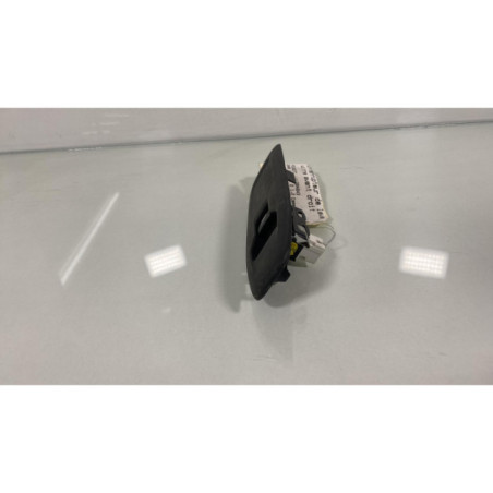 Interrupteur de leve vitre avant droit PEUGEOT 2008 1