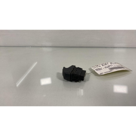 Interrupteur de leve vitre avant droit RENAULT MEGANE 1