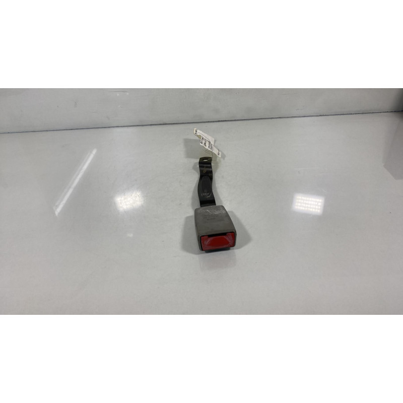 Attache ceinture avant gauche VOLKSWAGEN POLO 4 Photo n°3