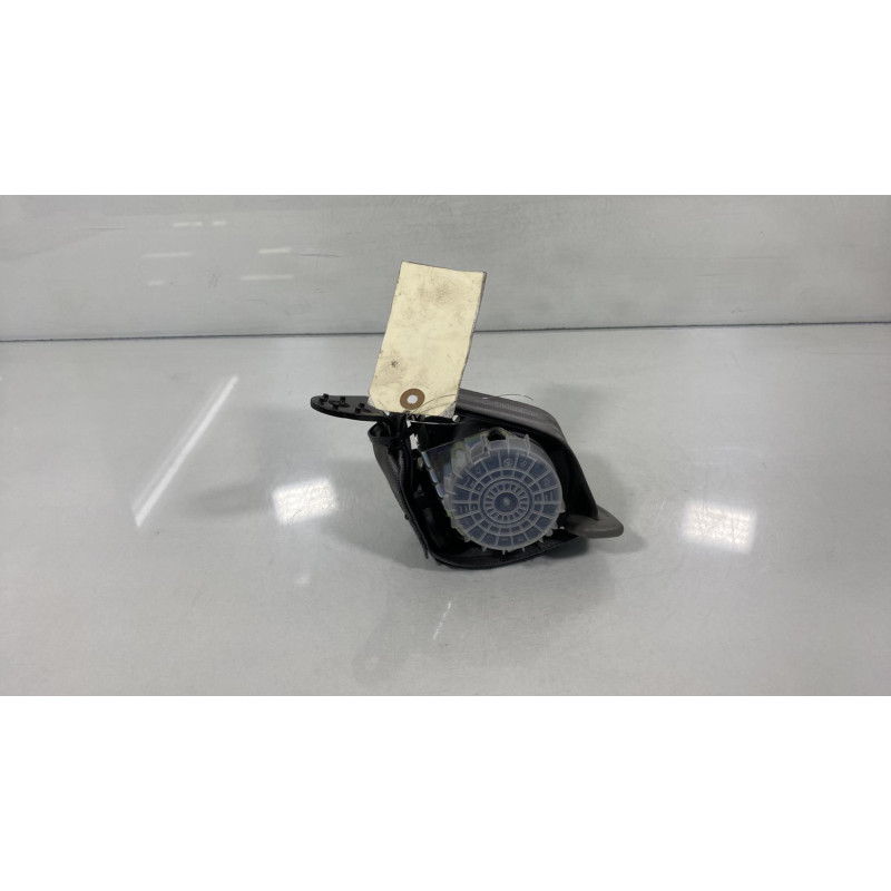 Ceinture arriere droit VOLKSWAGEN POLO 4 Photo n°1