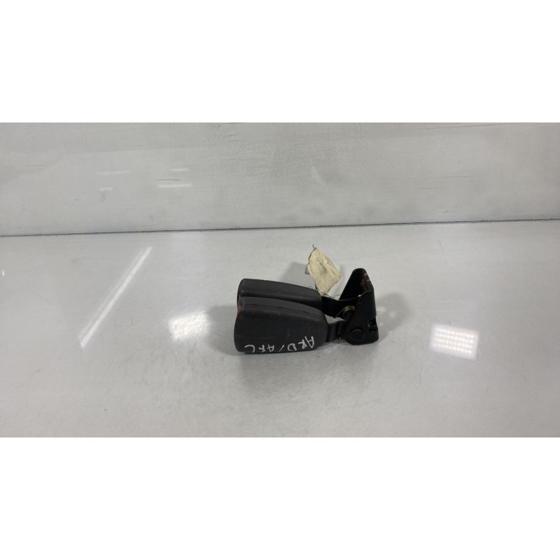 Attache ceinture arriere droit VOLVO S 80 1 Photo n°2