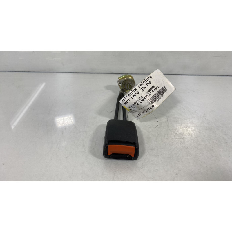 Attache ceinture arriere centrale VOLKSWAGEN GOLF 4 Photo n°2