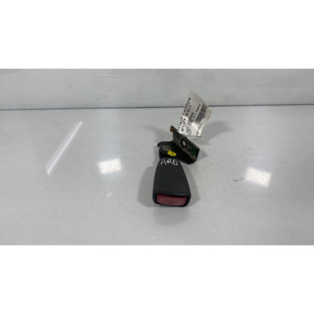 Attache ceinture arriere droit VOLVO C 70 1 Photo n°1