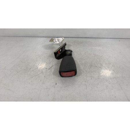 Attache ceinture arriere gauche VOLVO C 70 1