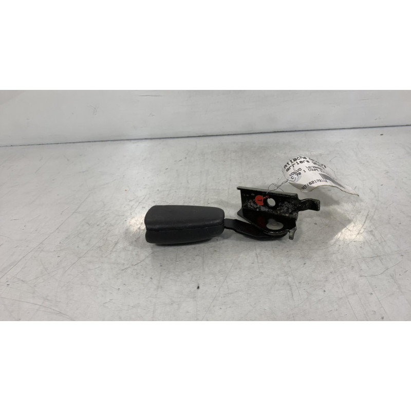 Attache ceinture arriere gauche VOLVO C 70 1 Photo n°3