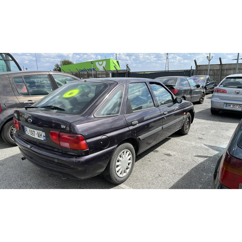 Malle/Hayon arriere FORD ESCORT 6 Photo n°13