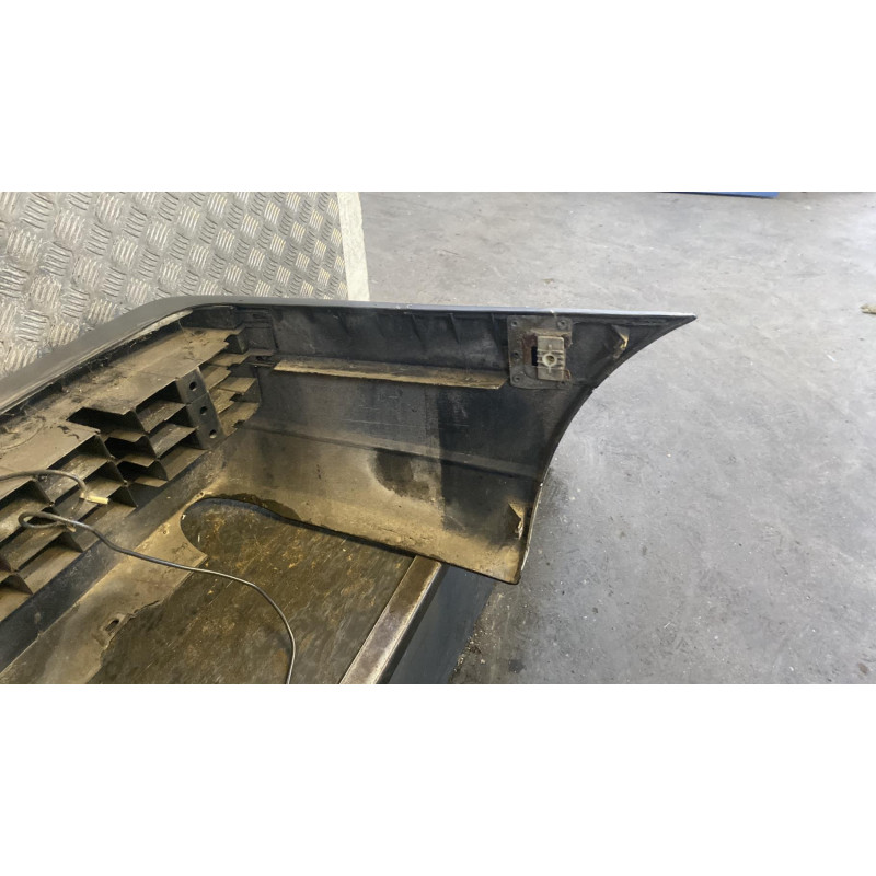 Pare choc arriere PEUGEOT 405 Photo n°4