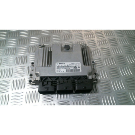 Calculateur moteur PEUGEOT 308 1