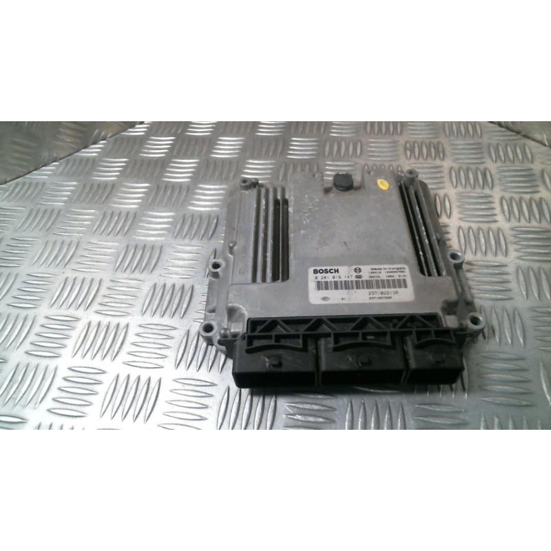 Calculateur moteur RENAULT CLIO 4 Photo n°2