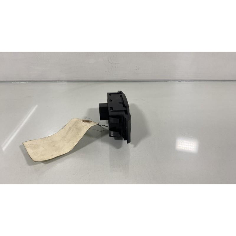Bouton de warning FORD KA 2 Photo n°3