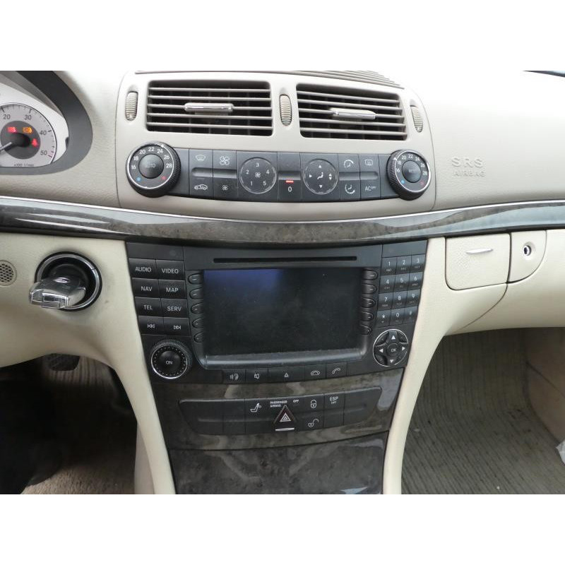 Trappe d'essence MERCEDES CLASSE E 211 Photo n°10