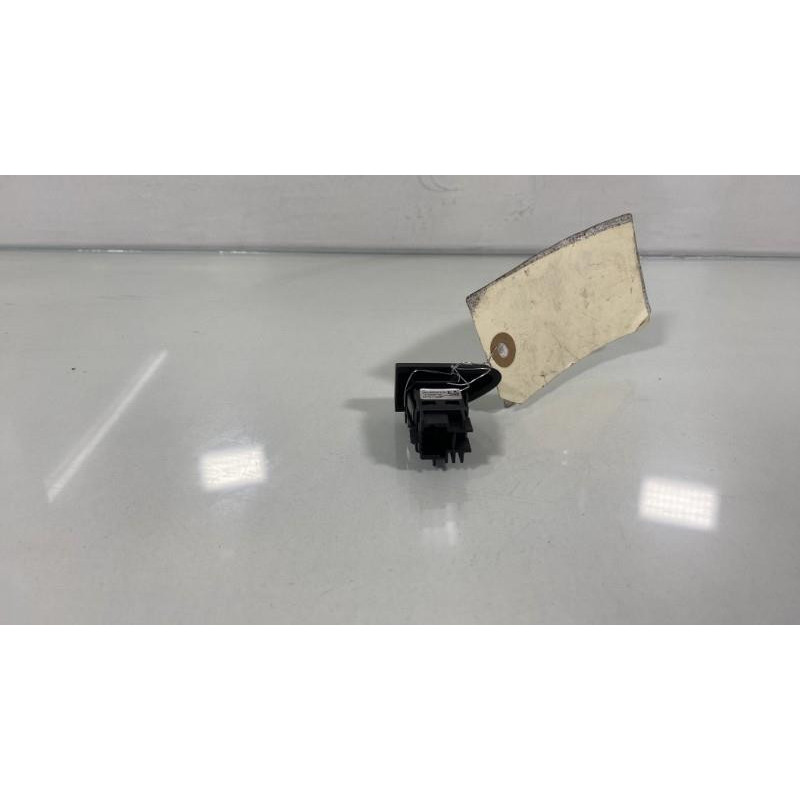 Bouton de warning RENAULT CLIO 4 Photo n°3