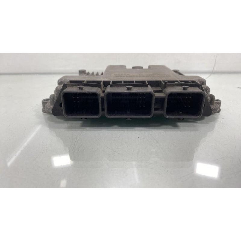 Calculateur moteur RENAULT SCENIC 2 Photo n°1