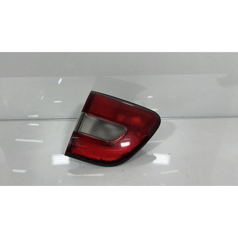 Feu arriere secondaire gauche (feux) SUZUKI BALENO 1 Photo n°1