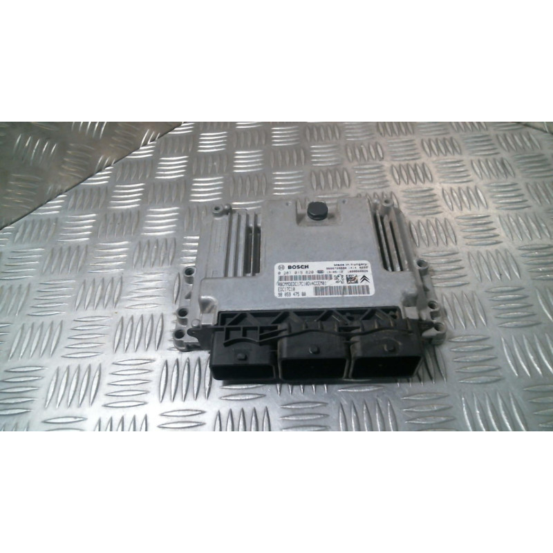 Calculateur moteur PEUGEOT 208 1 Photo n°2