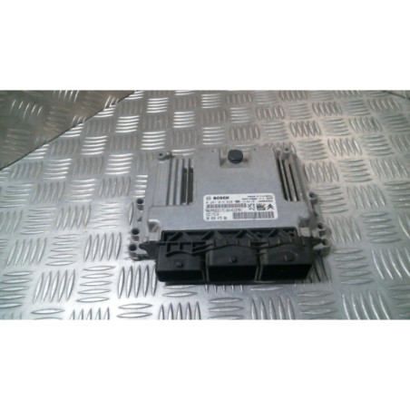 Calculateur moteur PEUGEOT 208 1