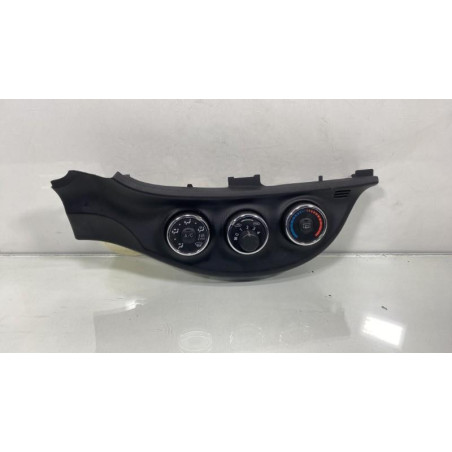 Commande chauffage TOYOTA YARIS 3 Photo n°1