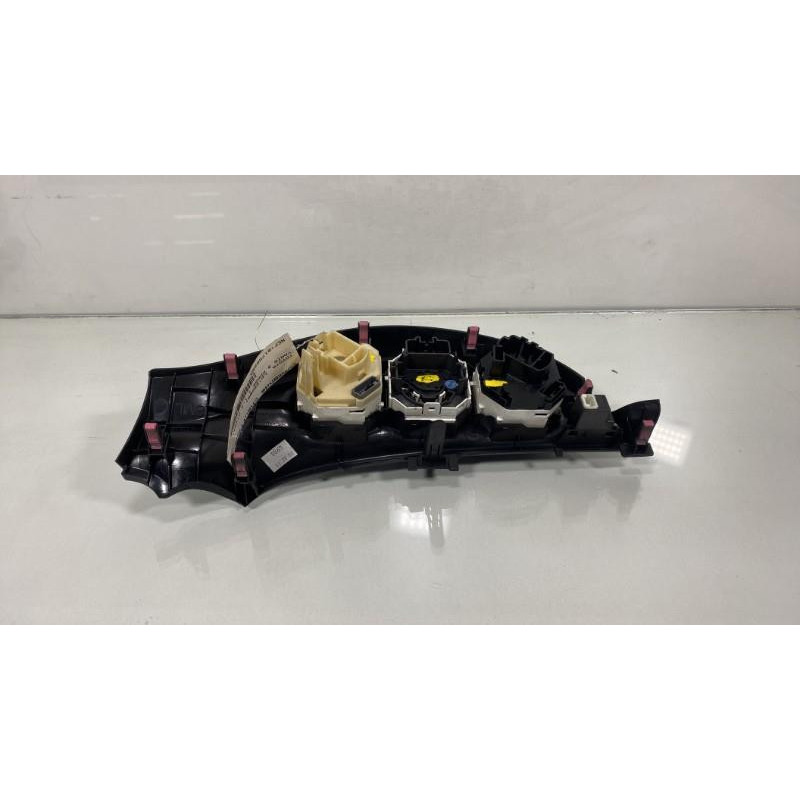 Commande chauffage TOYOTA YARIS 3 Photo n°3