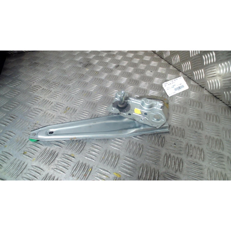 Leve vitre mecanique arriere droit TOYOTA YARIS 3 Photo n°2